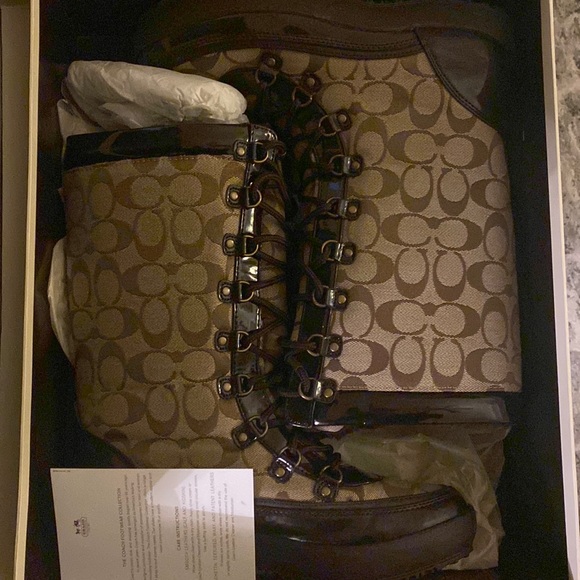 Sz9 coach snow boot like new